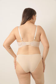 Dolgun Göğüsler İçin Destekli Takım - Ten Rengi