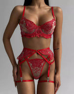Görseli galeri görüntüleyiciye yükle, Kırmızı Dantel İşlemeli 3’lü Jartiyer Lingerie Seti
